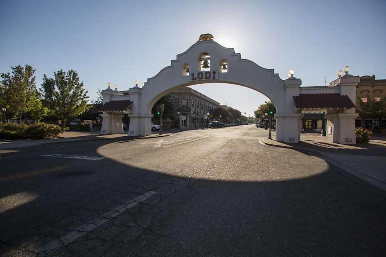 Bordeaux Inn Lodi Dış mekan fotoğraf